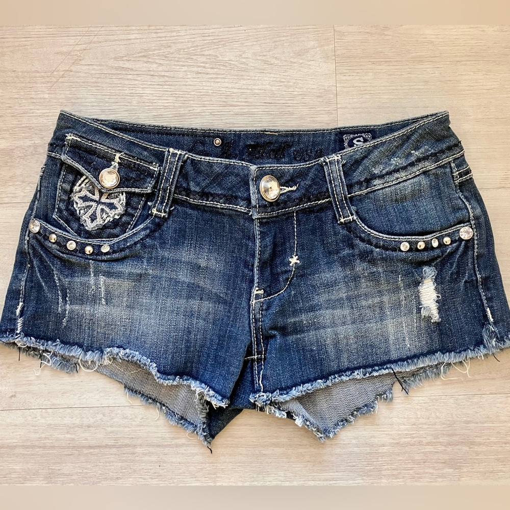 L.A. idol denim shorts